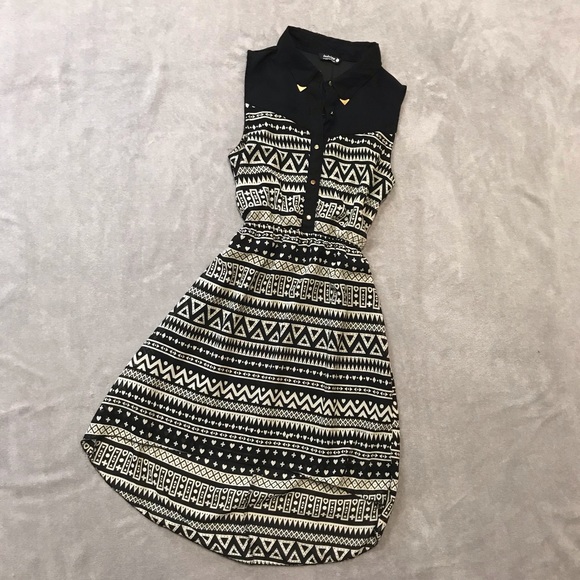 Casual sleeveless dress - Picture 1 of 5